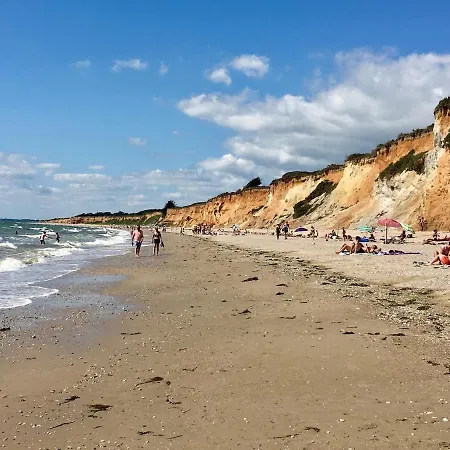 Fleur De Sel, Longere Sans Vis A Vis, En Campagne Tres Proche Et Plages